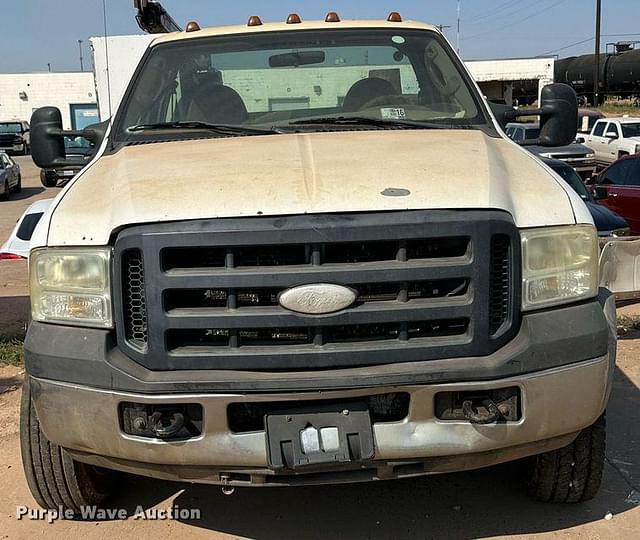 Image of Ford F-450 equipment image 1