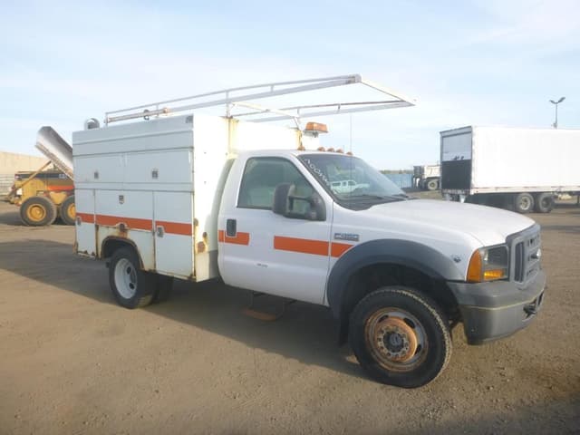 Image of Ford F-450 equipment image 1