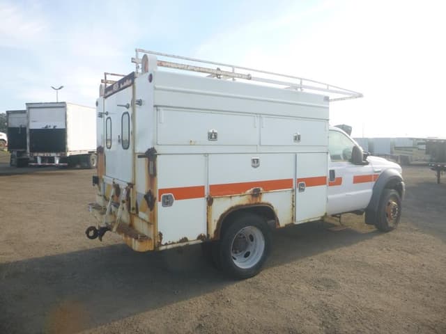 Image of Ford F-450 equipment image 2