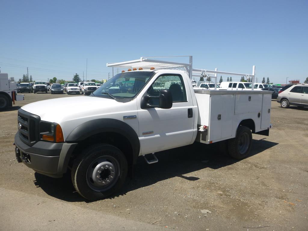Image of Ford F-450 Primary image