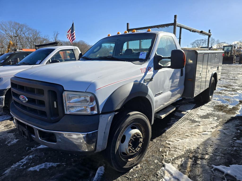 Image of Ford F-450 Primary image