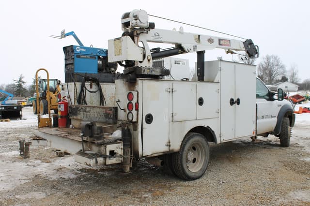 Image of Ford F-550 equipment image 4