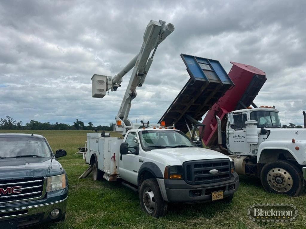 2007 Ford F-550 Equipment Image0