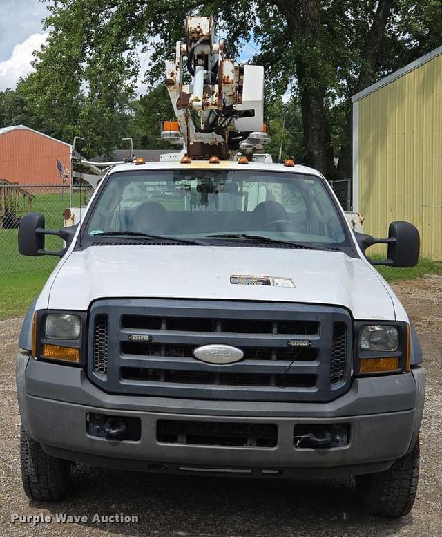 Image of Ford F-550 equipment image 1