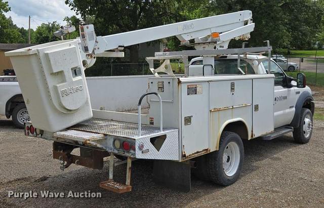 Image of Ford F-550 equipment image 4
