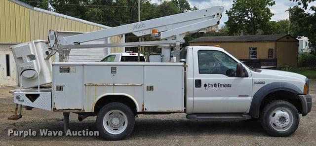 Image of Ford F-550 equipment image 3
