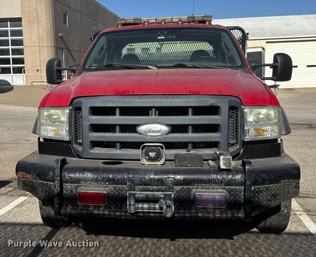 Image of Ford F-550 equipment image 1