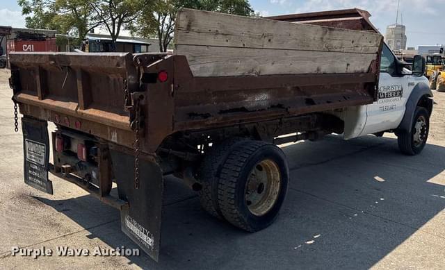 Image of Ford F-550 equipment image 4