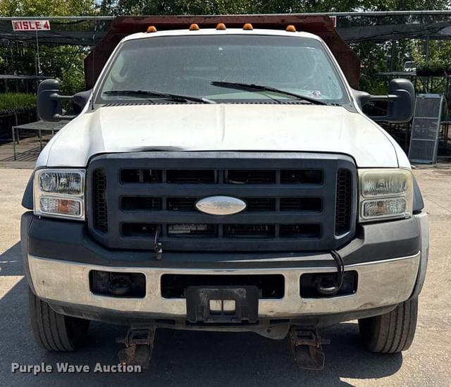 Image of Ford F-550 equipment image 1