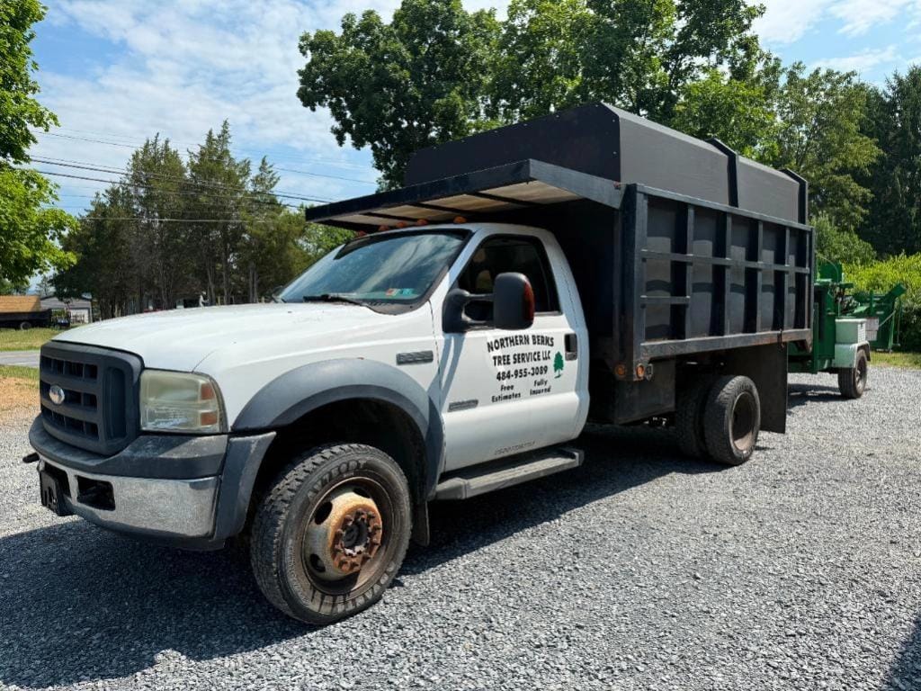 2007 Ford F-550 Equipment Image0