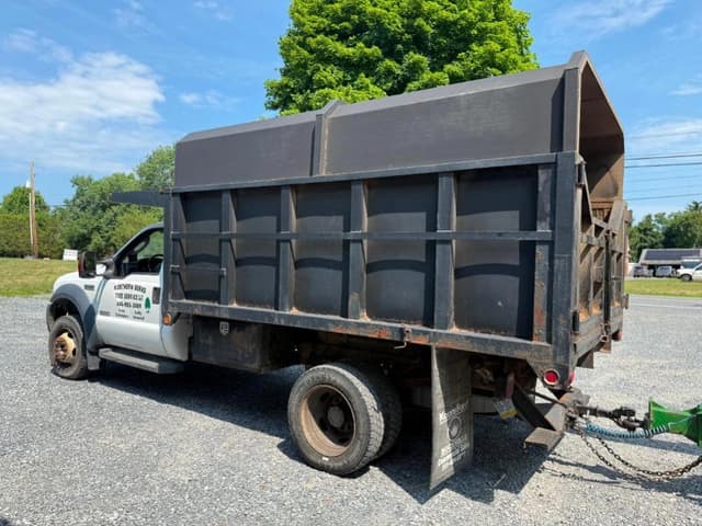 Image of Ford F-550 equipment image 2