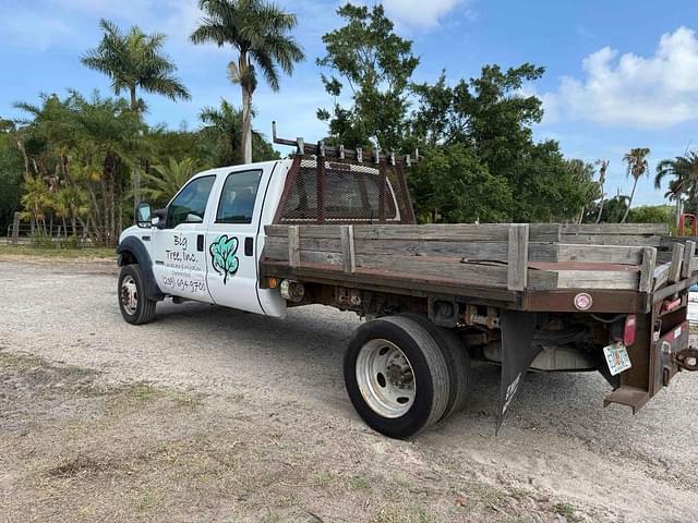 Image of Ford F-550 equipment image 2