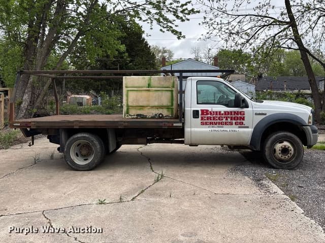 Image of Ford F-550 equipment image 3
