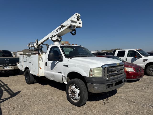 Image of Ford F-550 equipment image 1
