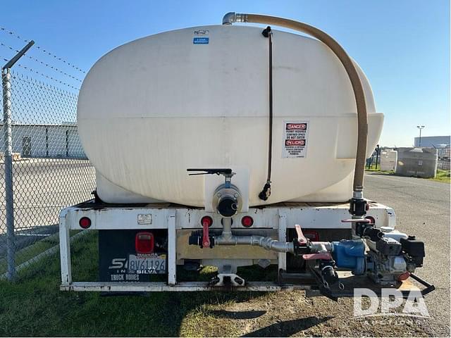Image of Ford F-550 equipment image 2