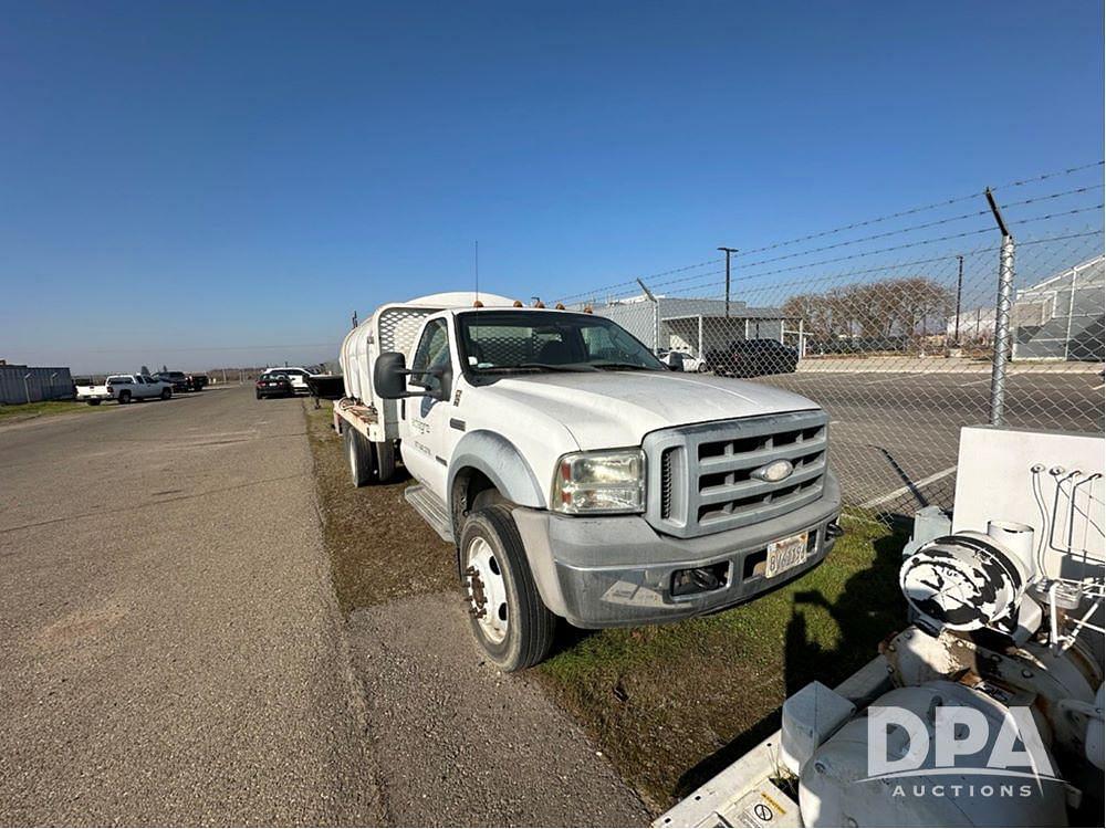 Image of Ford F-550 Primary image