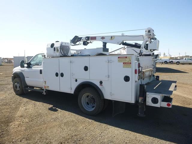 Image of Ford F-550 equipment image 3