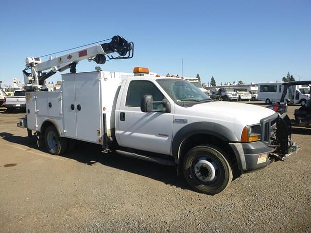 Image of Ford F-550 equipment image 1