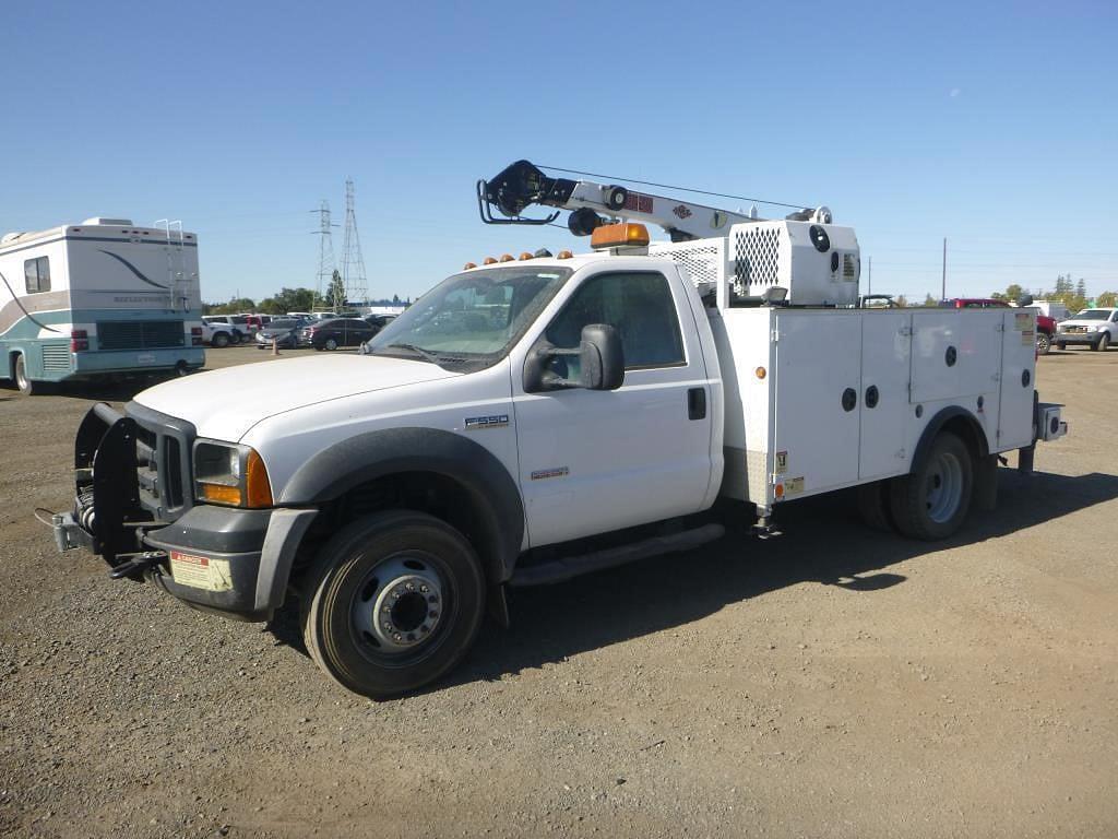 Image of Ford F-550 Primary image