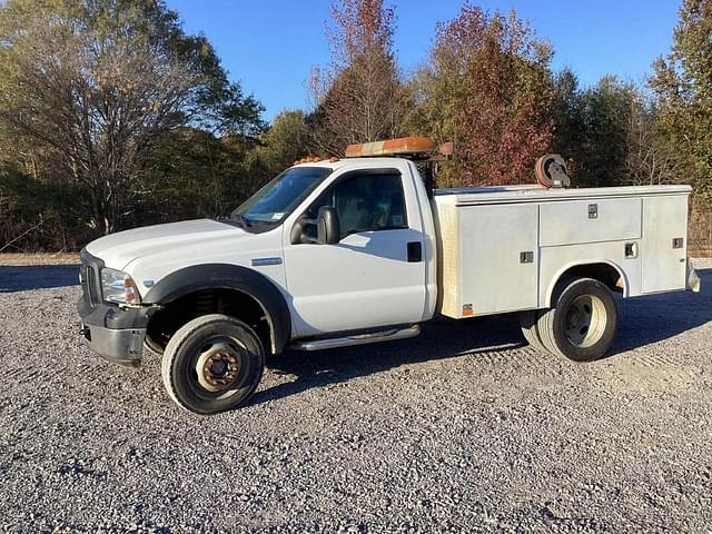 Image of Ford F-550 equipment image 1