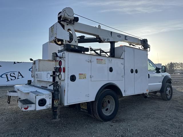 Image of Ford F-550 equipment image 4