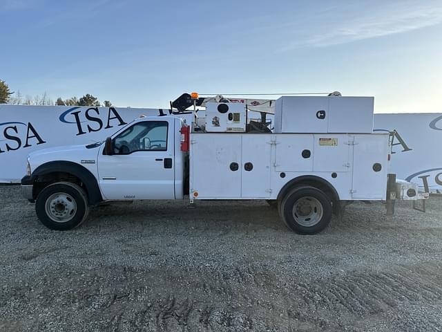 Image of Ford F-550 equipment image 1