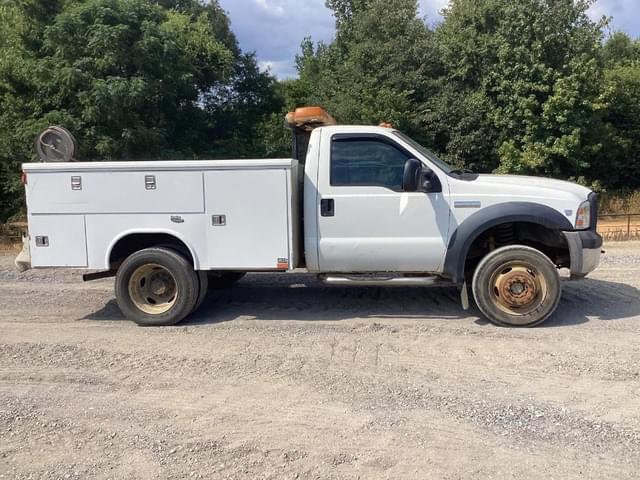 Image of Ford F-550 equipment image 1
