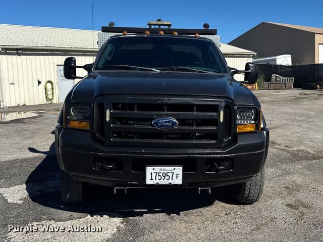 Image of Ford F-550 equipment image 1