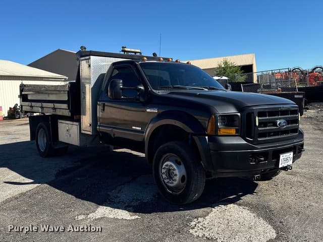 Image of Ford F-550 equipment image 2
