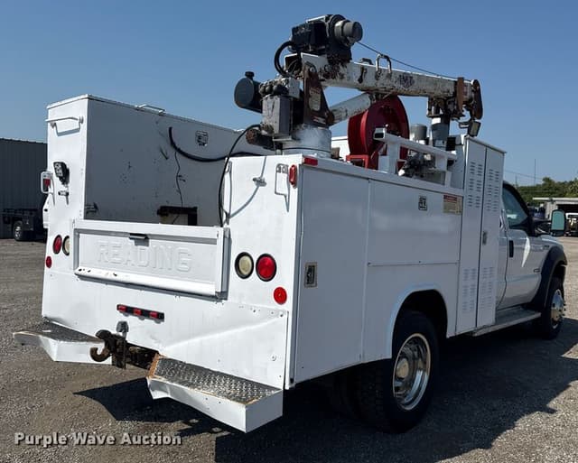Image of Ford F-550 equipment image 4