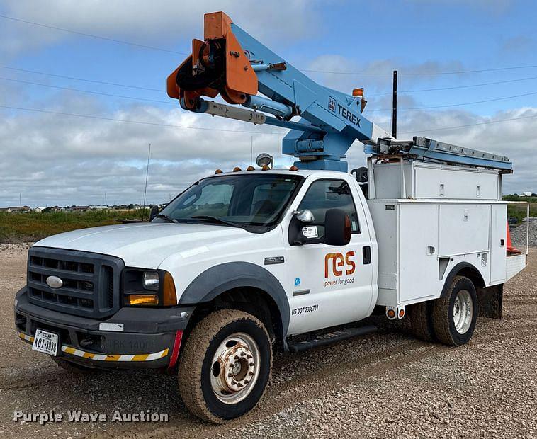 Image of Ford F-550 Primary image