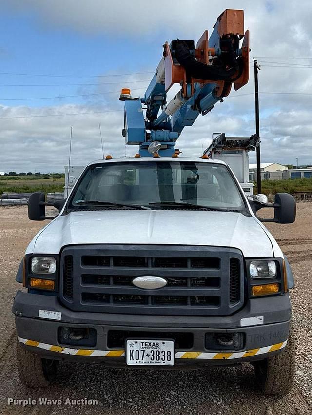 Image of Ford F-550 equipment image 1