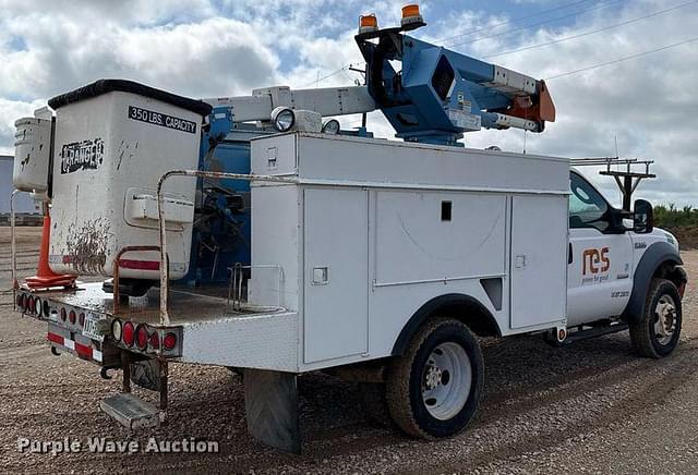 Image of Ford F-550 equipment image 4