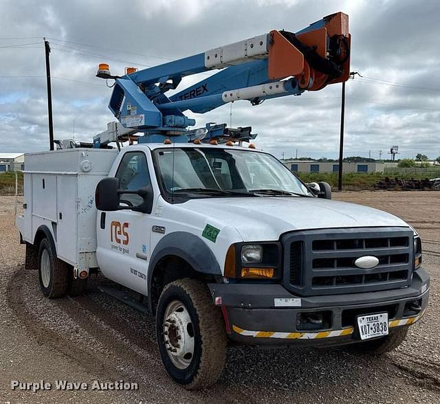 Image of Ford F-550 equipment image 2