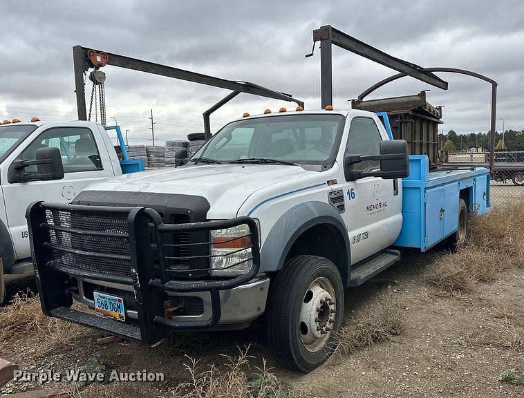 Image of Ford F-550 Primary image