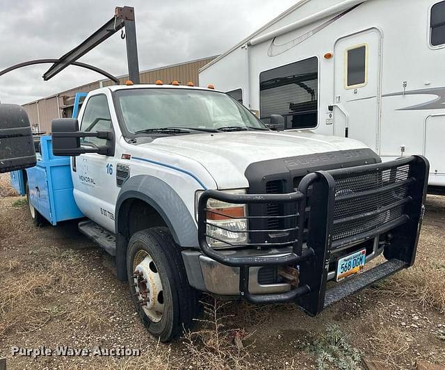 Image of Ford F-550 equipment image 2