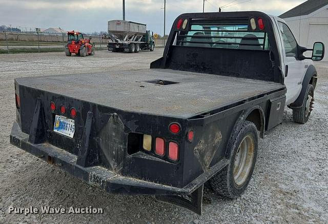 Image of Ford F-550 equipment image 4