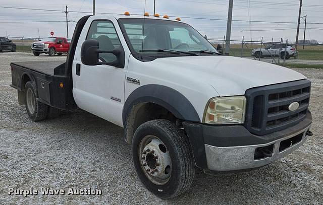 Image of Ford F-550 equipment image 2