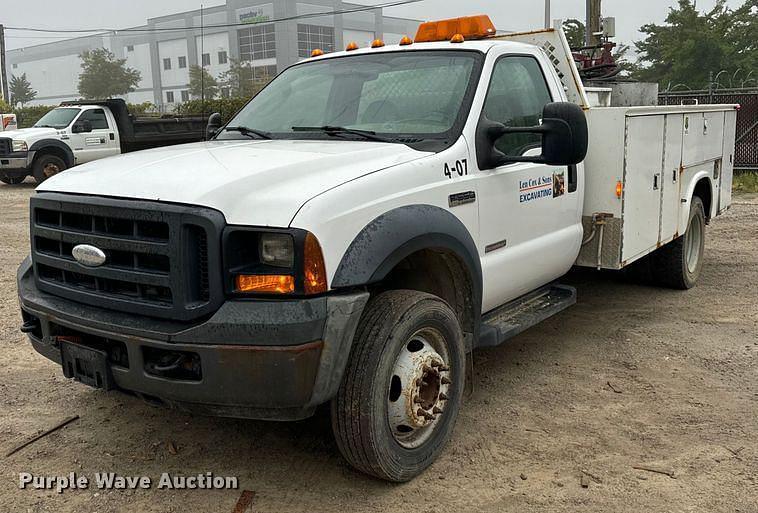 Image of Ford F-550 Primary image