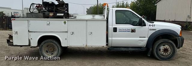 Image of Ford F-550 equipment image 3