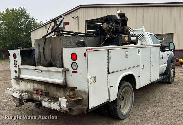 Image of Ford F-550 equipment image 4