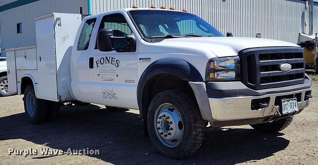 Image of Ford F-550 equipment image 2