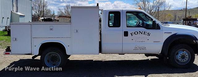 Image of Ford F-550 equipment image 3