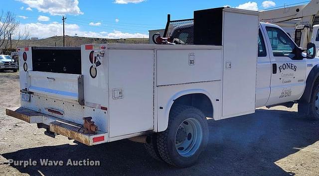 Image of Ford F-550 equipment image 4