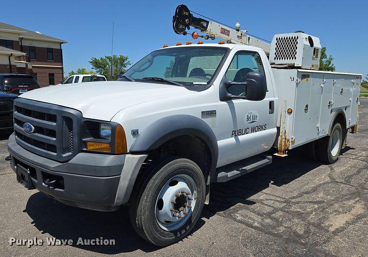 Image of Ford F-550 Primary image