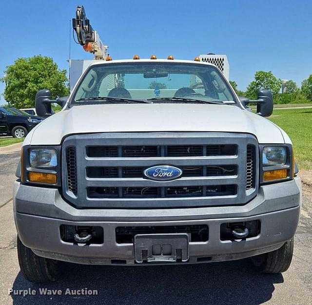 Image of Ford F-550 equipment image 1