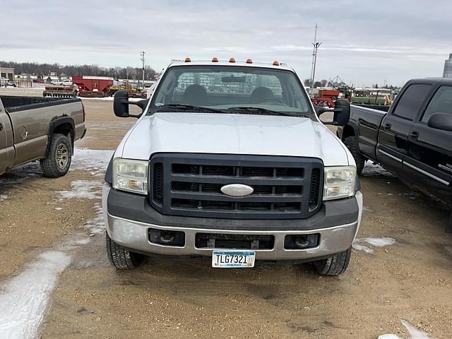 Image of Ford F-550 equipment image 1