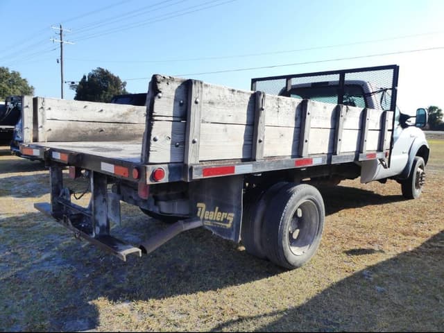 Image of Ford F-550 equipment image 3