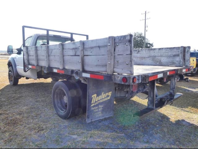 Image of Ford F-550 equipment image 2