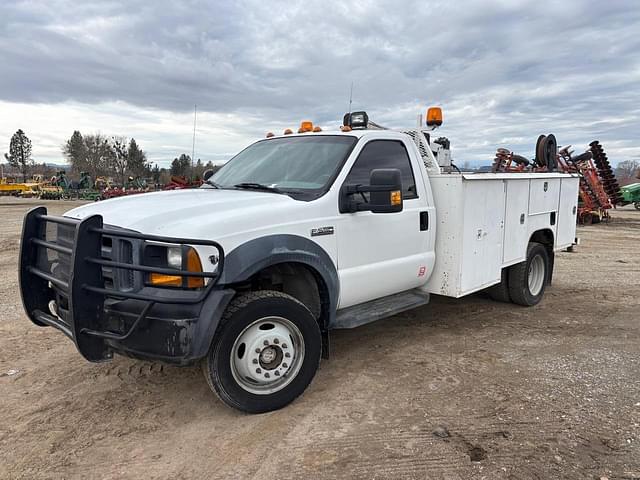 Image of Ford F-550 equipment image 1